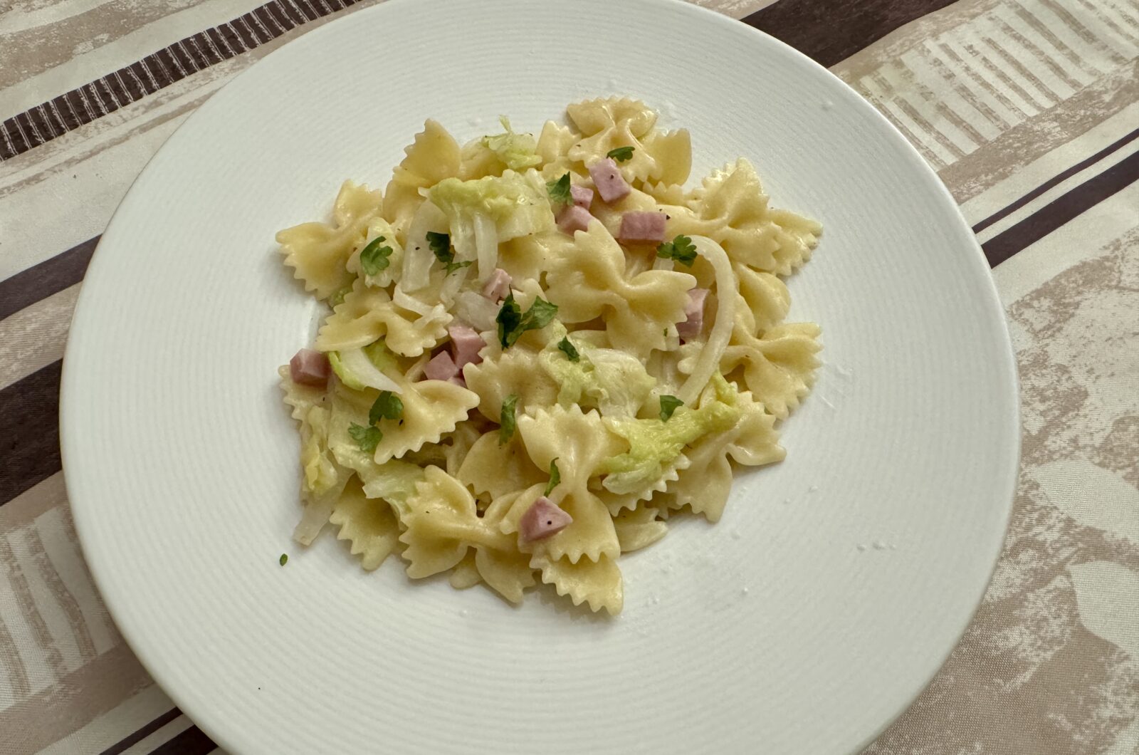 Farfalles au chou chinois