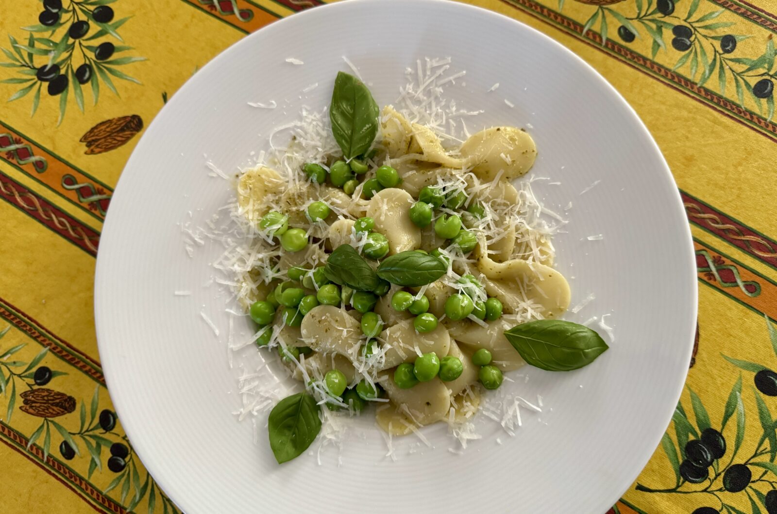 Farfalloni aux petits pois