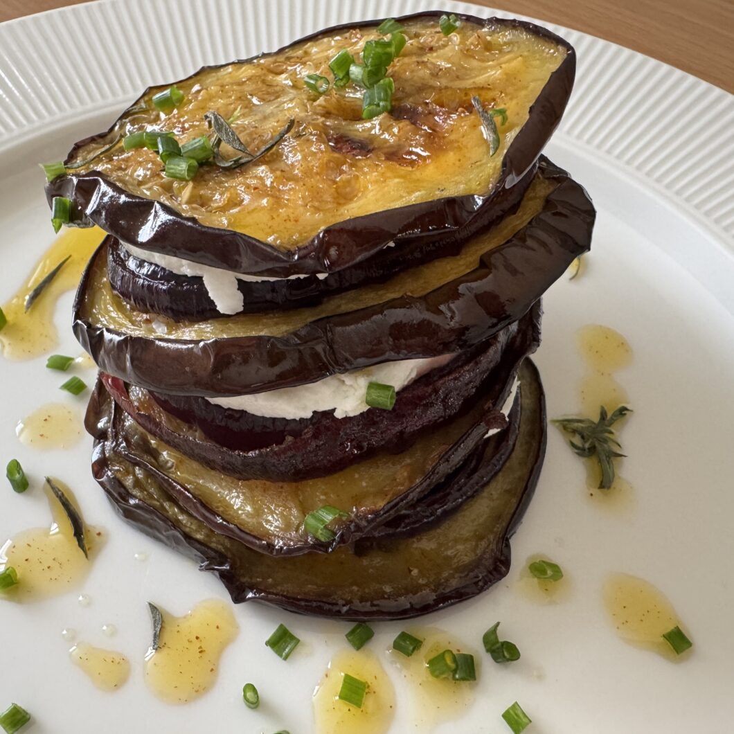 Millefeuille d’aubergines au chèvre