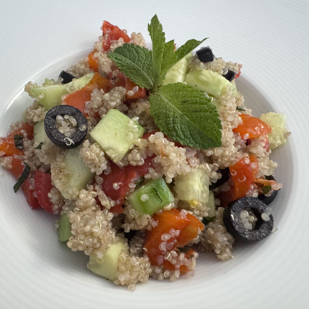 Salade tiède de quinoa aux légumes méditerranéens