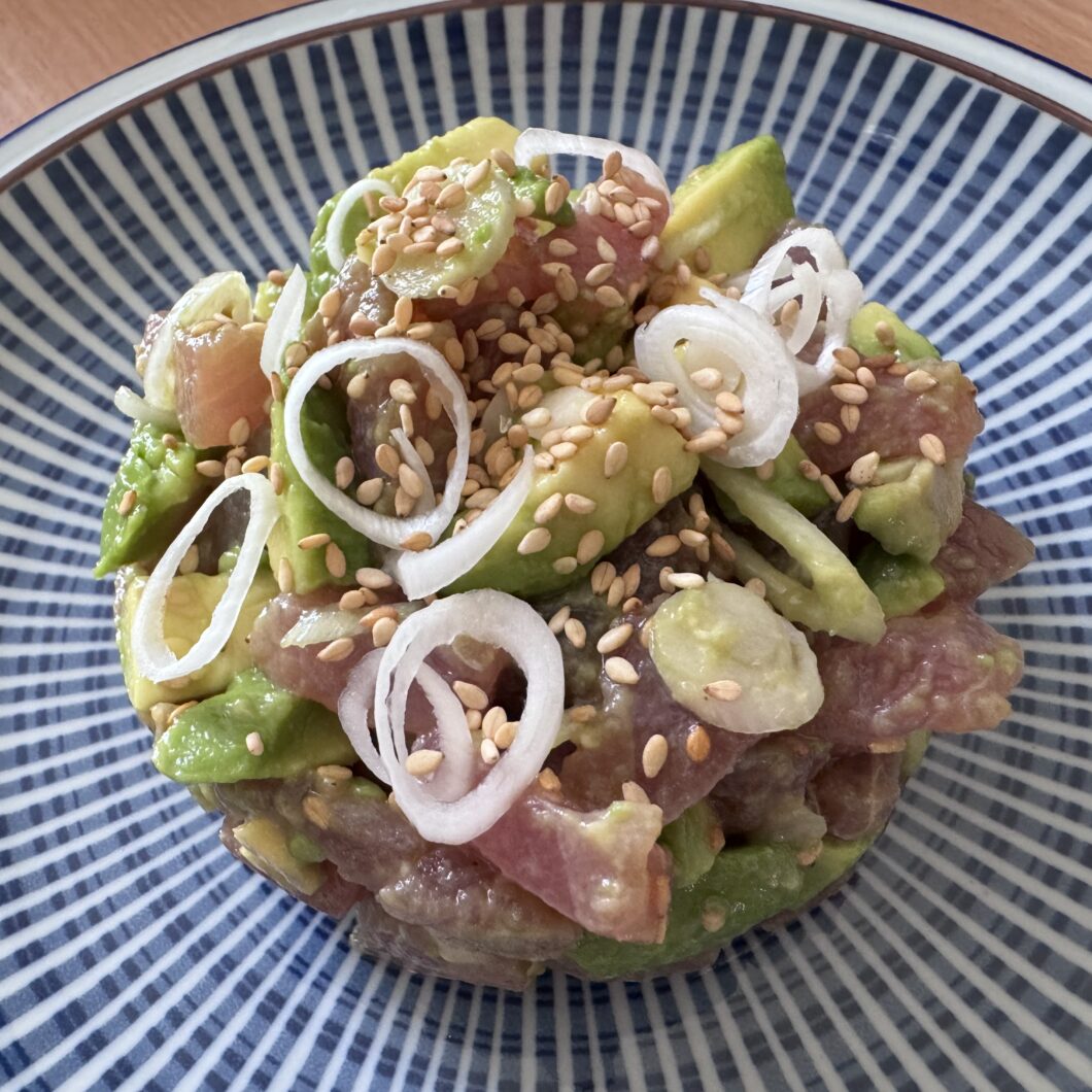 Tartare de thon et avocat sauce ponzu